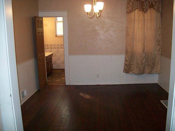 5th image of 1035 Middlebury St