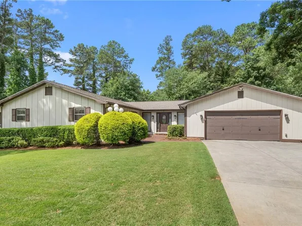1204 Heritage Hills Cir, Snellville, GA 30078