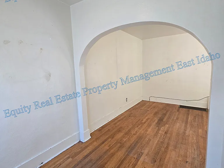 925 W Clark St #925 — Photo 2