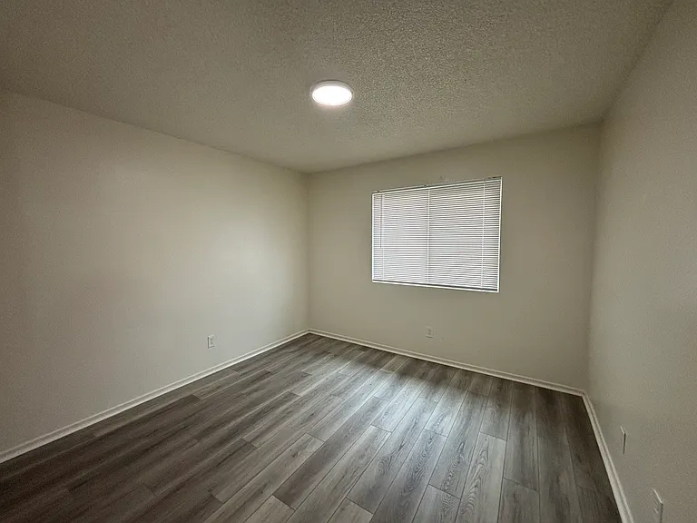 1134 E Avenue Q #8 — Photo 6