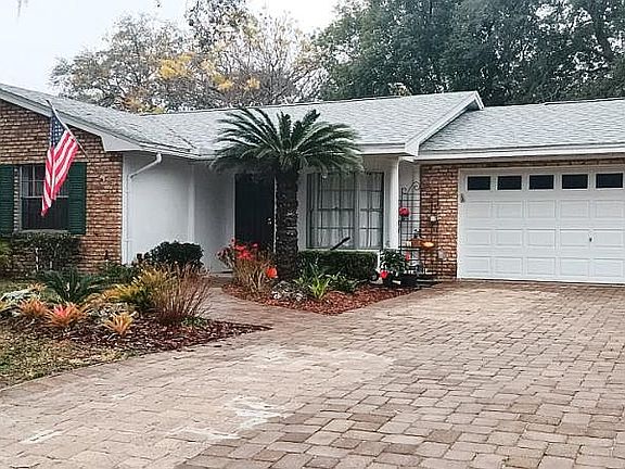 2nd image of 3470 Laurel Dr