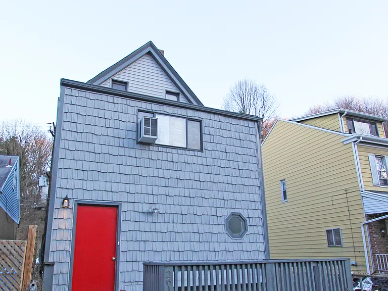2610 Quarry St — Photo 6