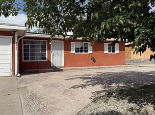 2209 Magnolia Dr, Las Cruces, NM 88001