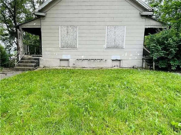 525-527 Riverview Ave, Kansas City, KS 66101