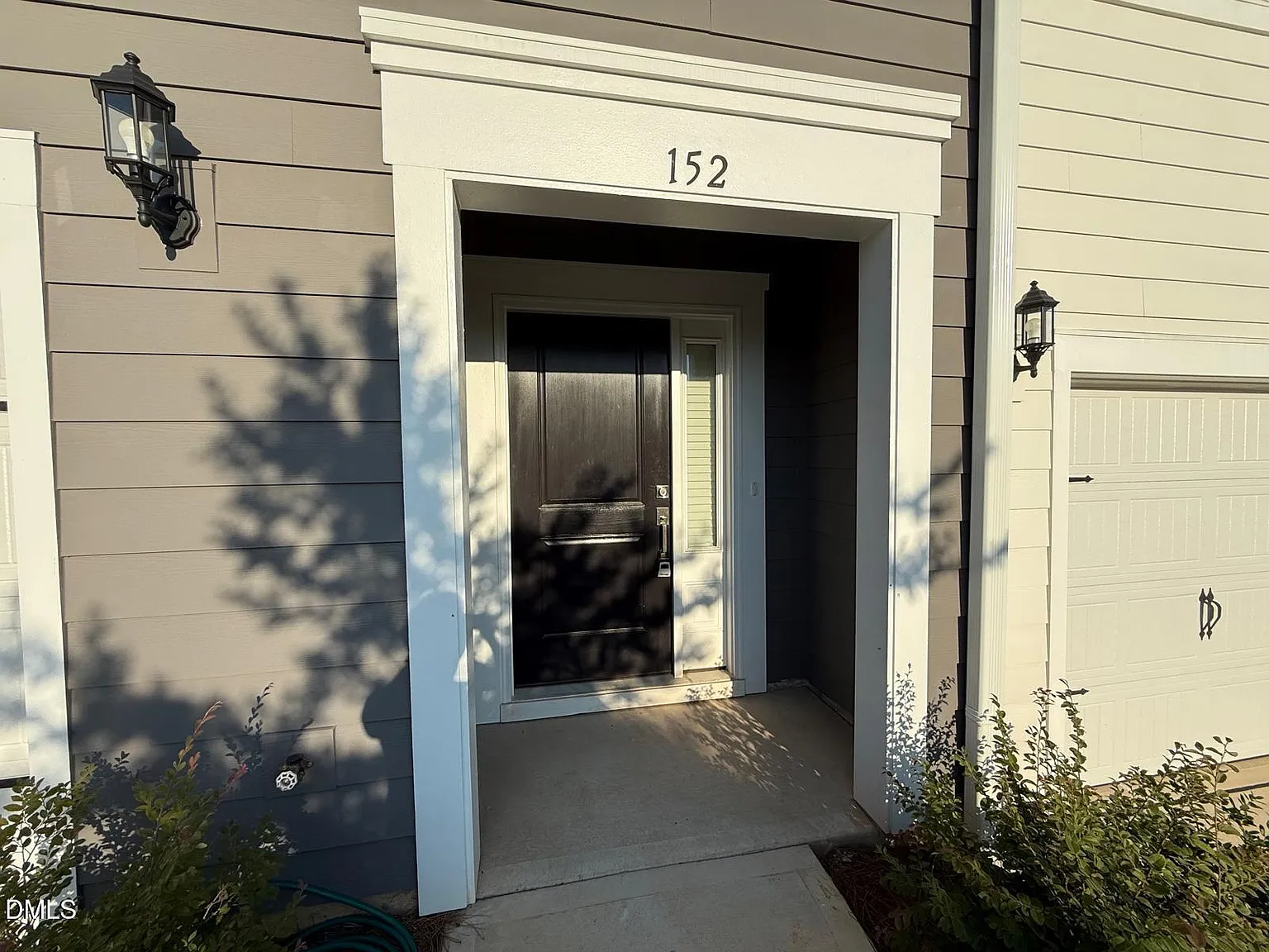 3 bed, 2.5 bath, 1672 sqft, $2,150 — Photo 2