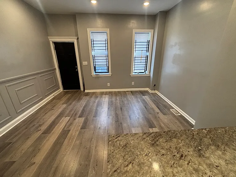 1717 Fontain St — Photo 1