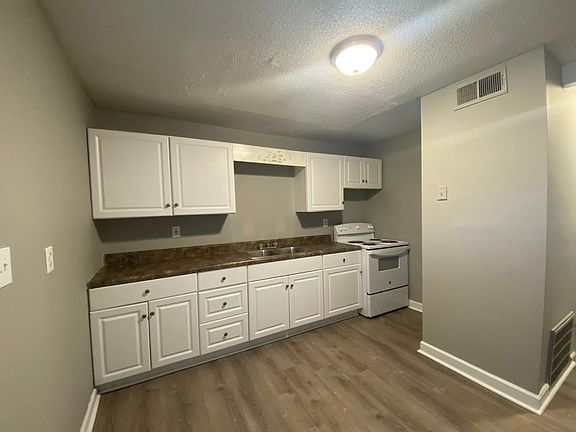 3rd image of 435 Hogue Ave #4