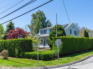 11 Sunrise Avenue, East Lyme, CT 06357