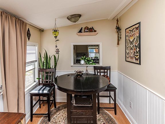 5th image of 723 Beekman Road #11