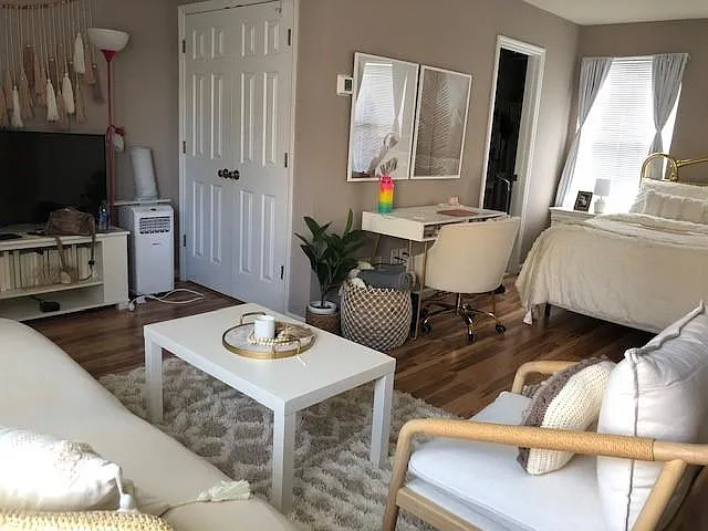 4062 Four Oaks Blvd — Photo 2
