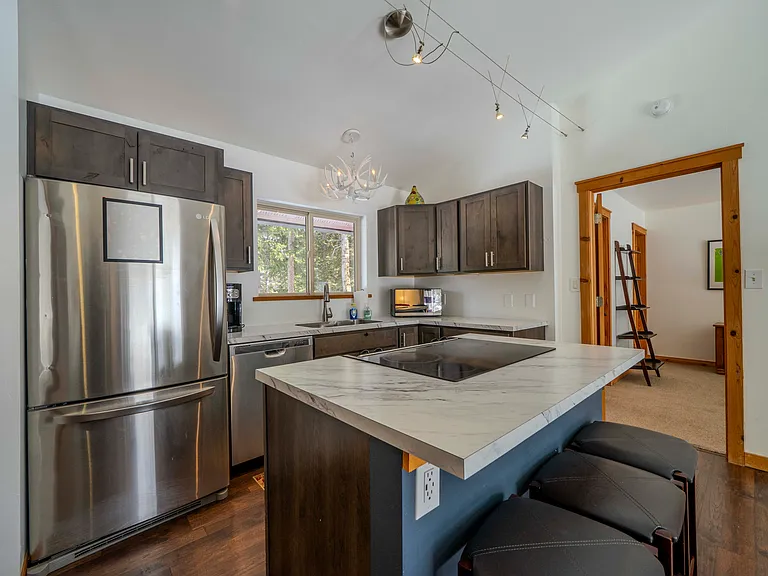 410 Bobcat Ln — Photo 5