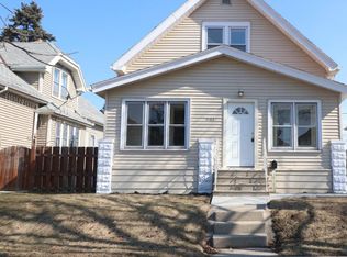 3162 S 11th St, Milwaukee, WI 53215