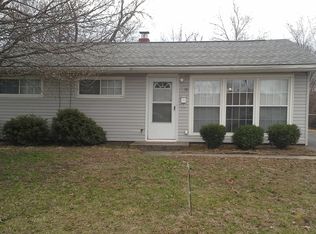 18 Leonard Dr, Cahokia, IL 62206