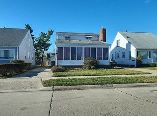 28081 Hillview St, Roseville, MI 48066