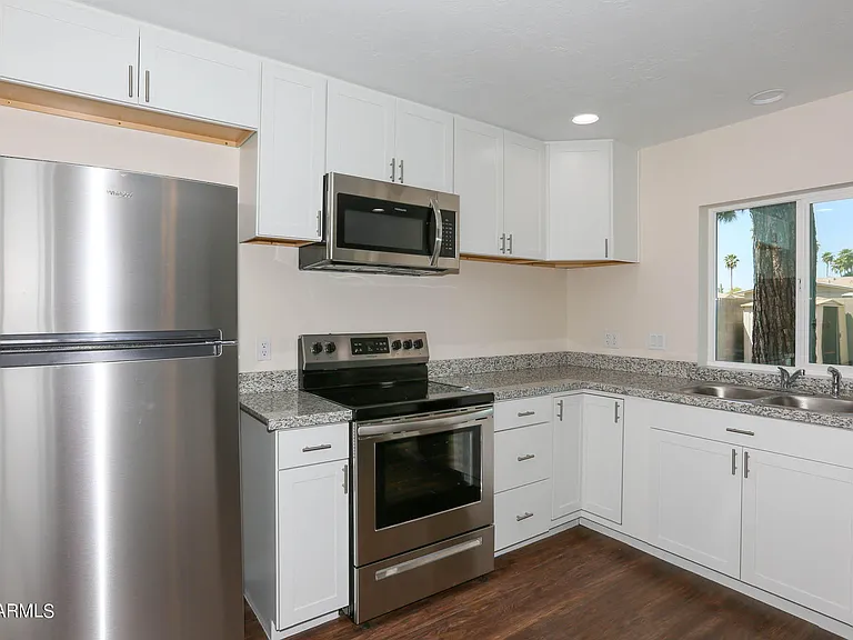 6226 S Hazelton Ln — Photo 6