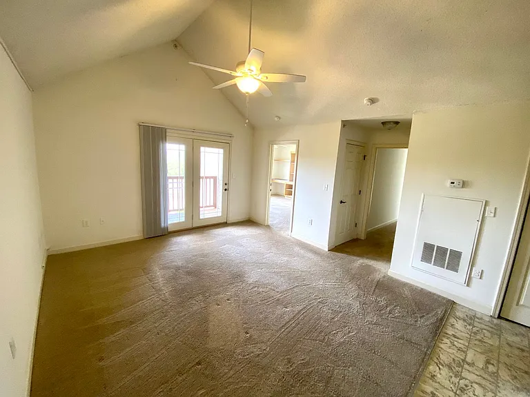 833 Harts Cove Way — Photo 3