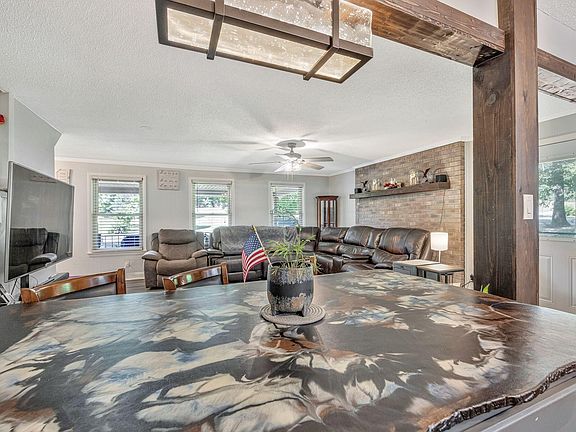 4th image of 178 Hackberry Dr
