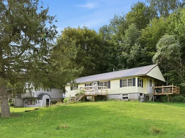 18 Beech Dr, Oswego, NY 13126