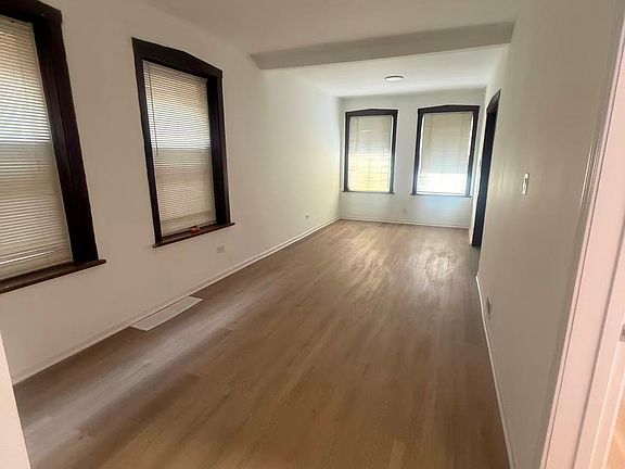 3rd image of 3213 S May St #1F