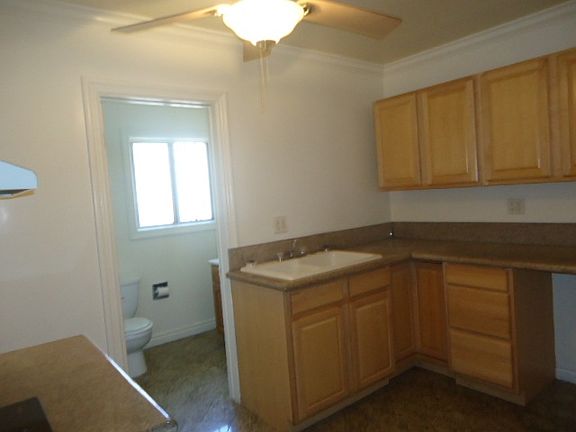 5th image of 11661 Erwin St APT 2