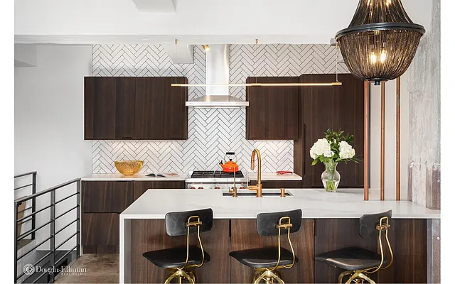 Sold by Douglas Elliman | media 24