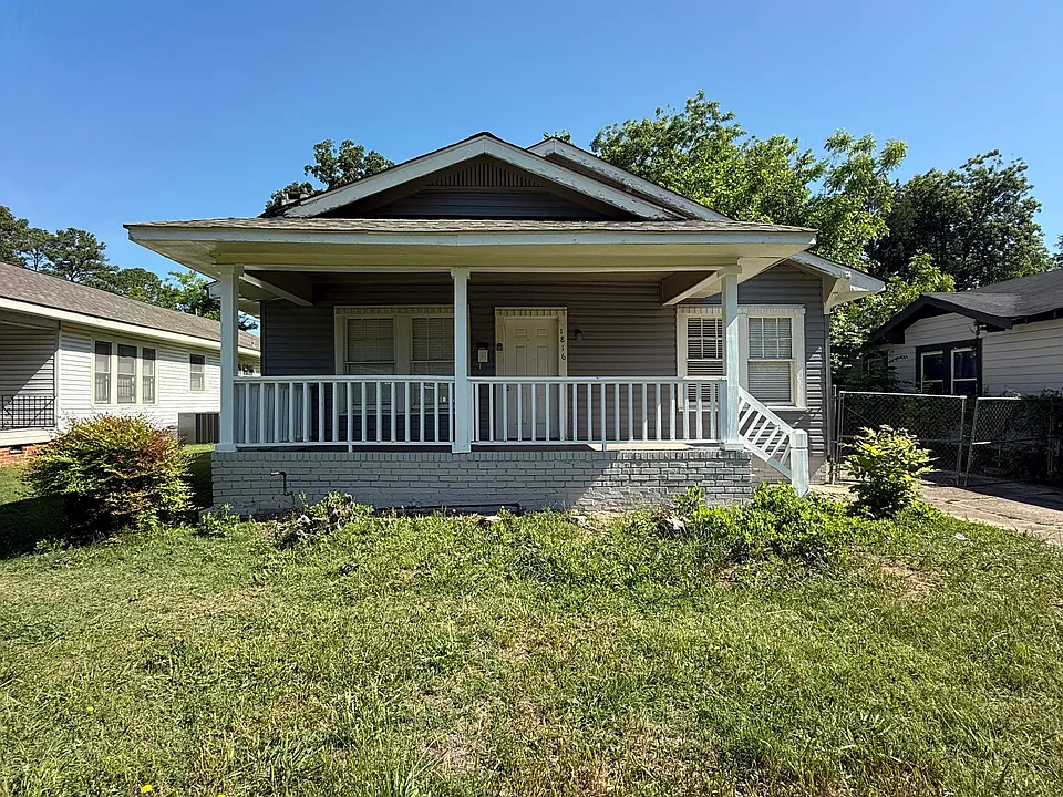 1816 Saint Charles Ave