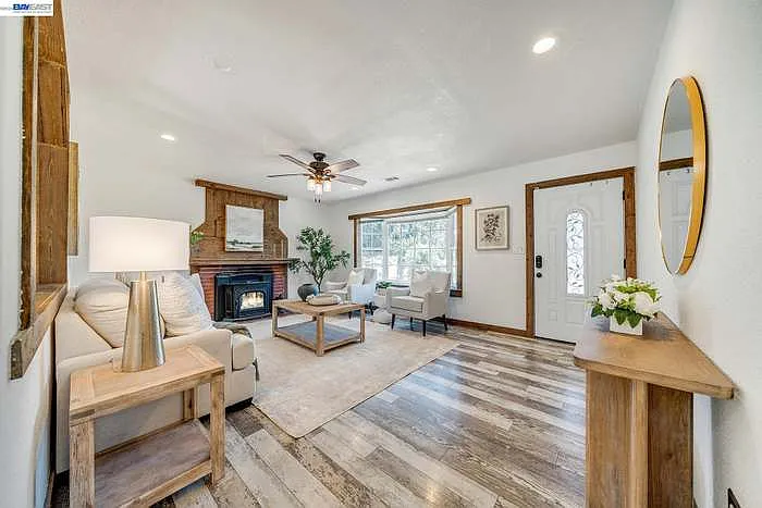 Farina Ln, Fremont — Photo 2