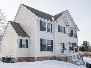 3 Blossom Ct, Walden, NY 12586