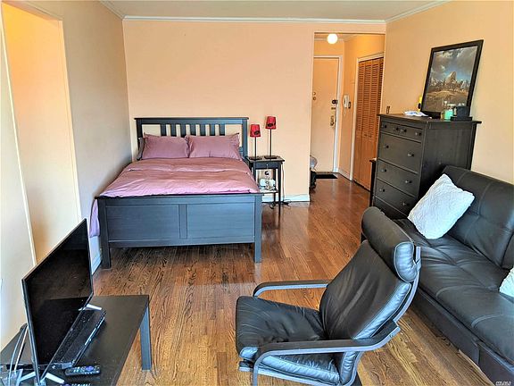 2nd image of 67-50 Thornton Pl APT 6U