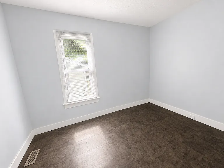 1044 Muskegon Ave NW — Photo 24