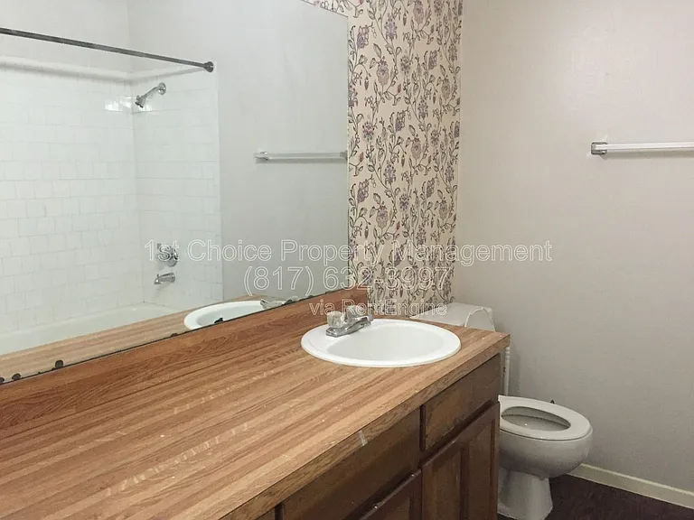 7704 Jennifer Ln — Photo 9
