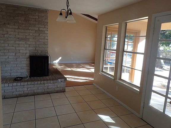 5th image of 1702 Jerry Abbott St #0