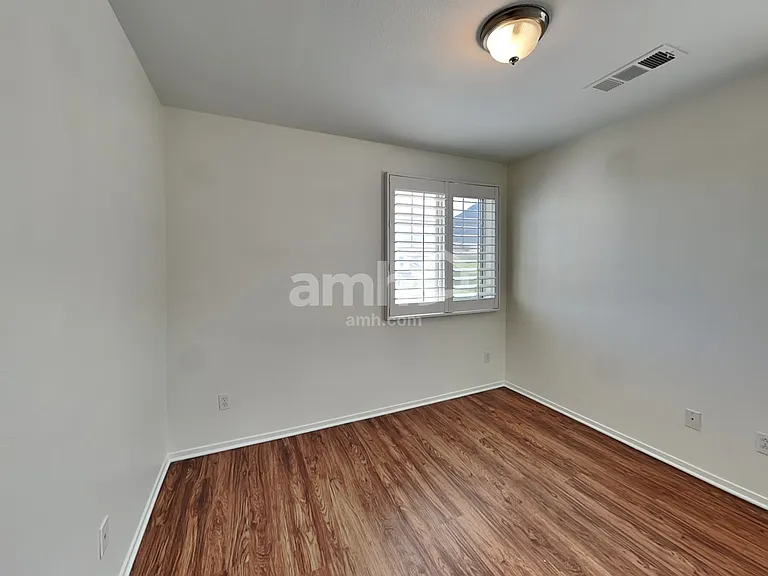 197 Shaded Peak St — Photo 18
