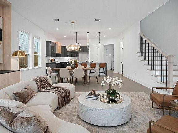 4th image of 6208 Cebra St