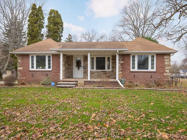 213 W Martin Ave, Amherst, OH 44001
