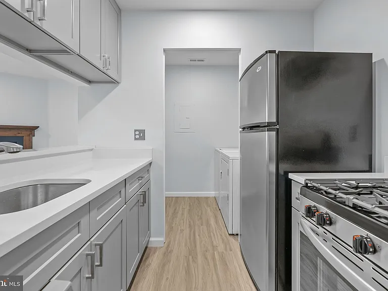 604 Woodhollow Dr — Photo 4