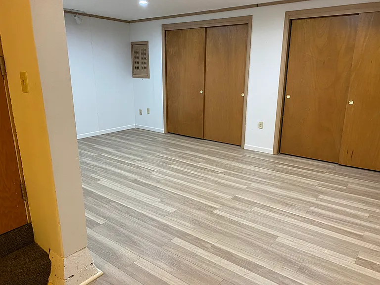 210 Kensington Ave — Photo 6