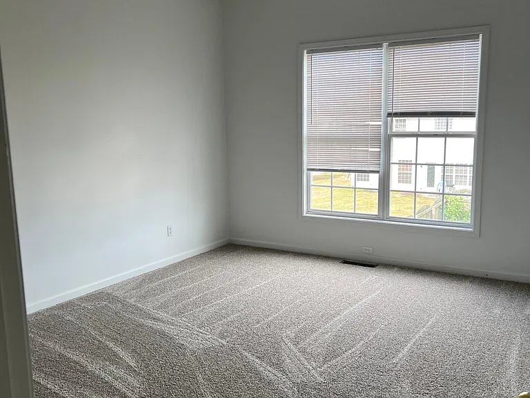 581 Lanarkshire Pl — Photo 6