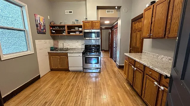 2422 W Moffat St #1 — Photo 9