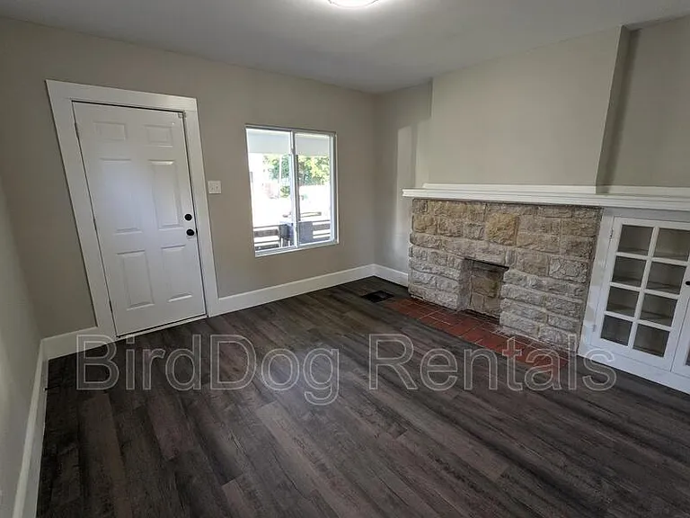 2735 Sutton Ave — Photo 3