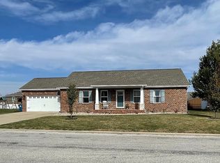 821 W 3rd St, Aviston, IL 62216