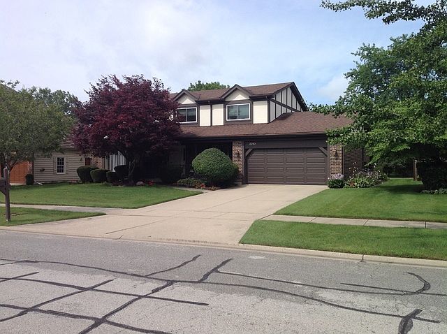 1st image of 2210 Phillips Dr