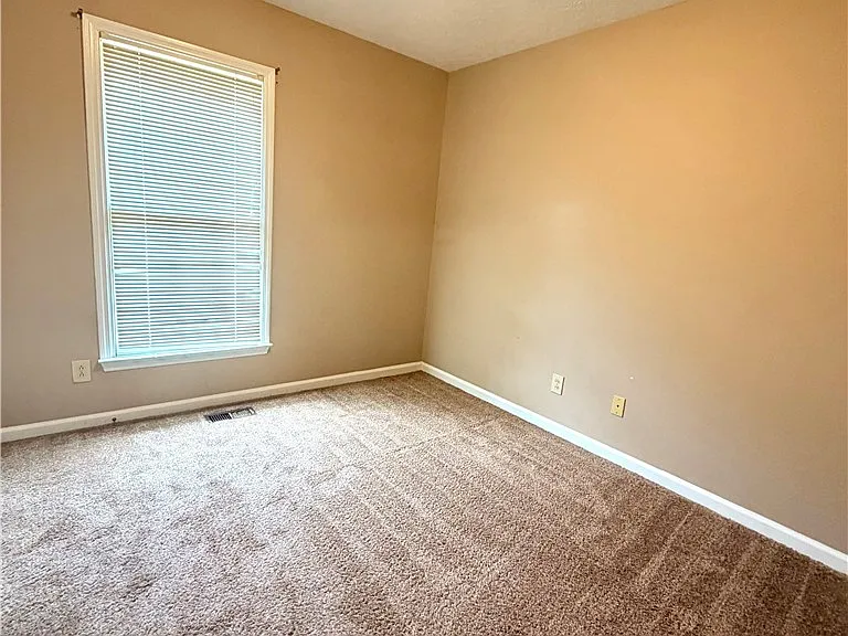 1018 Brisson Rd — Photo 13