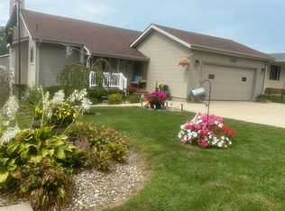 827 E 9th St S, Newton, IA 50208