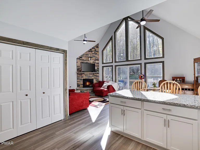 1121 Cobblewood Rd — Photo 8