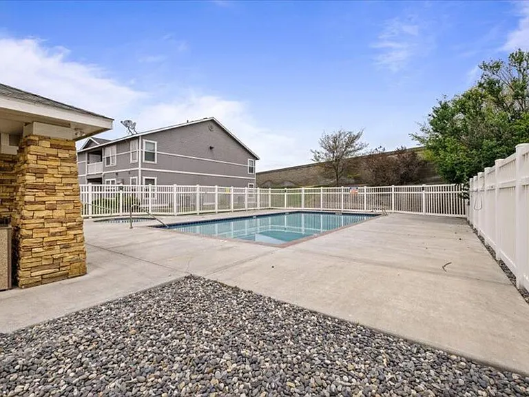 6405H Chapel Hill Blvd #H101 — Photo 24