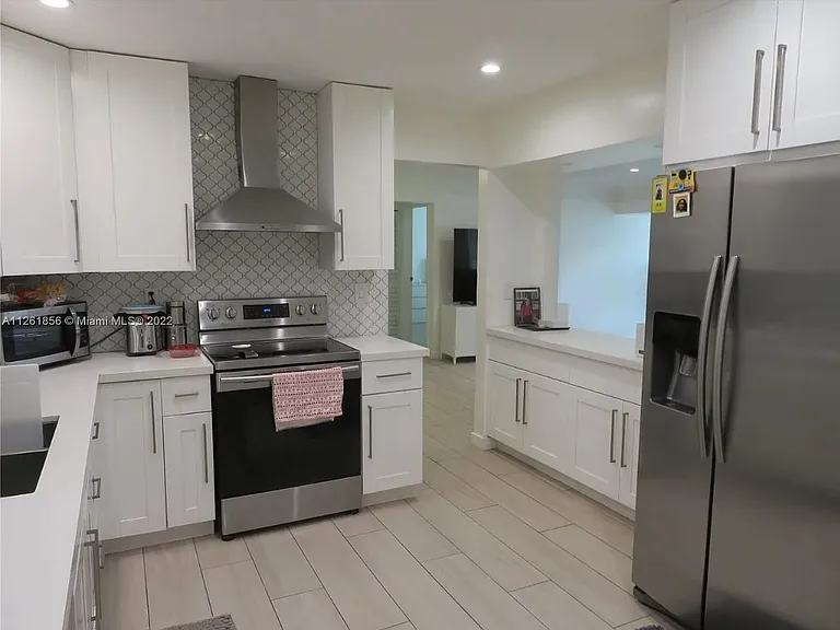 8660 Beekman Dr — Photo 6
