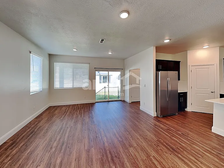 3344 S Fields Ave — Photo 6