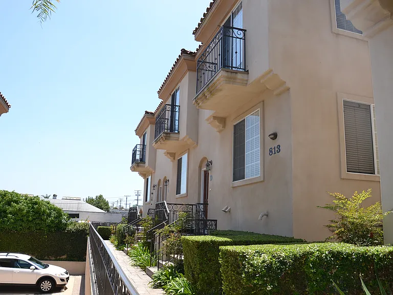 813 Van Ness Ave #D — Photo 4