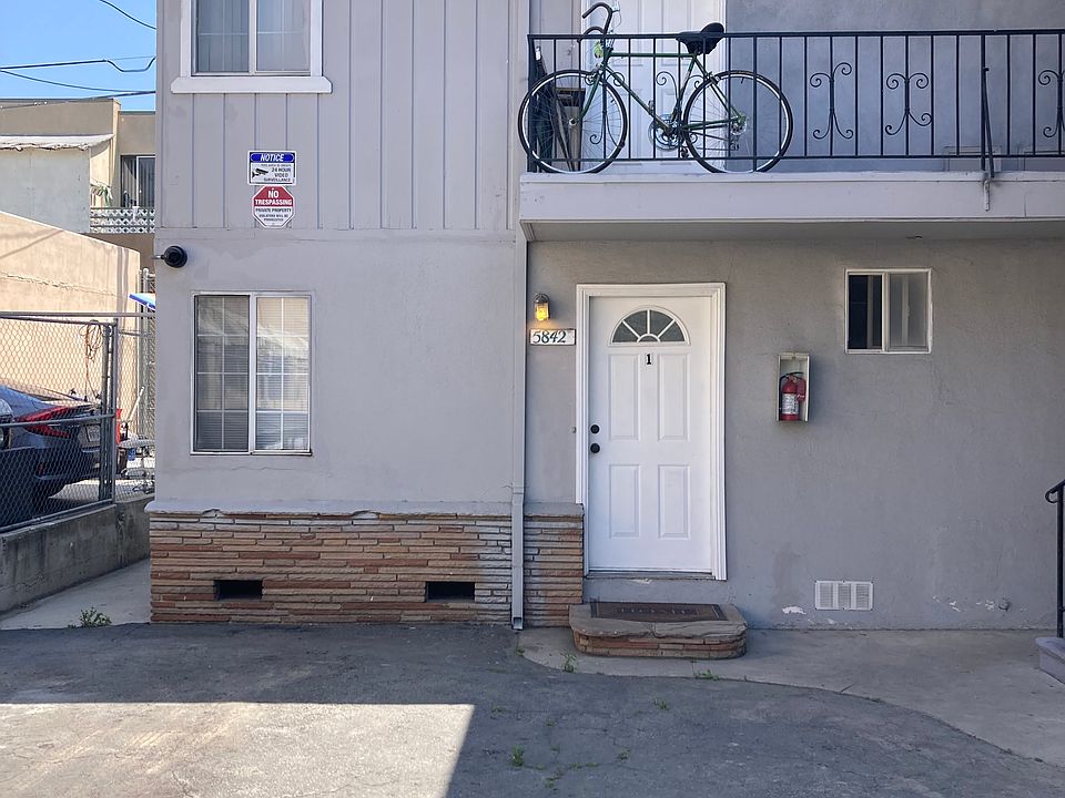 1st image of 5842 Lexington Ave APT 4